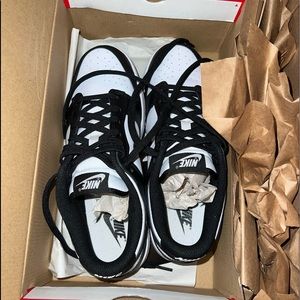 Womens dunk low pandas size 9.5